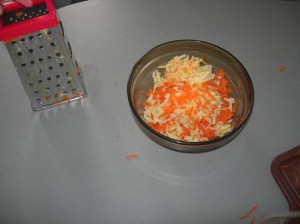 Тертые сыр и морковь вместе
